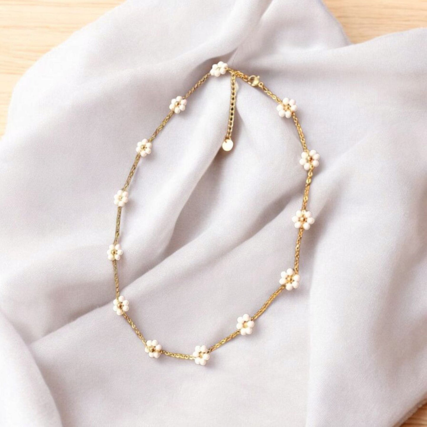 Collana fiorita