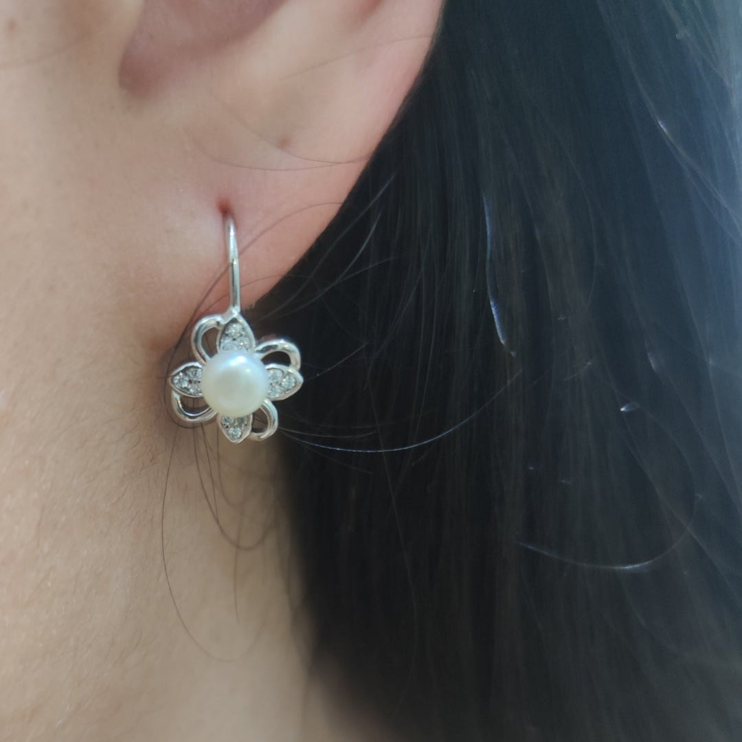Orecchini a forma di fiore