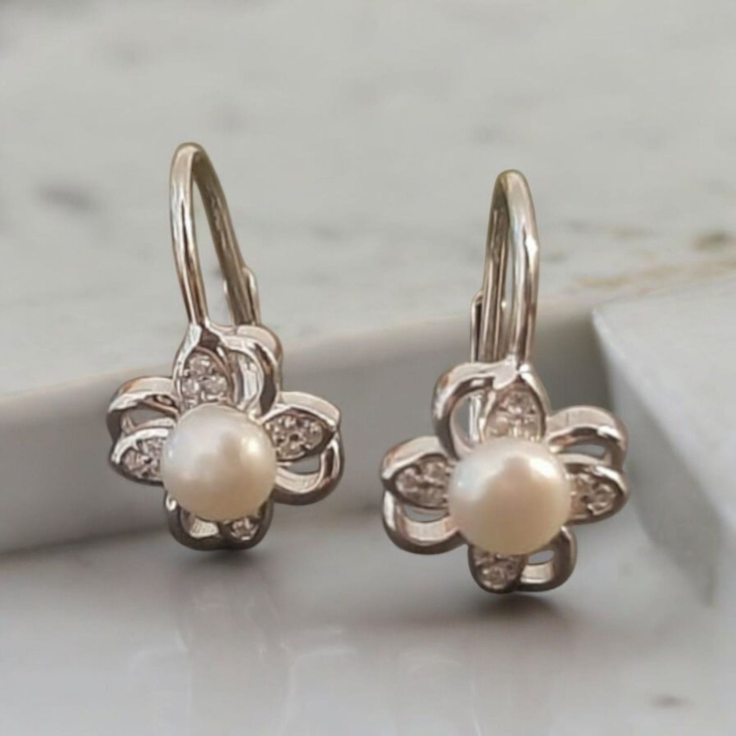 Pendientes de flores de plata