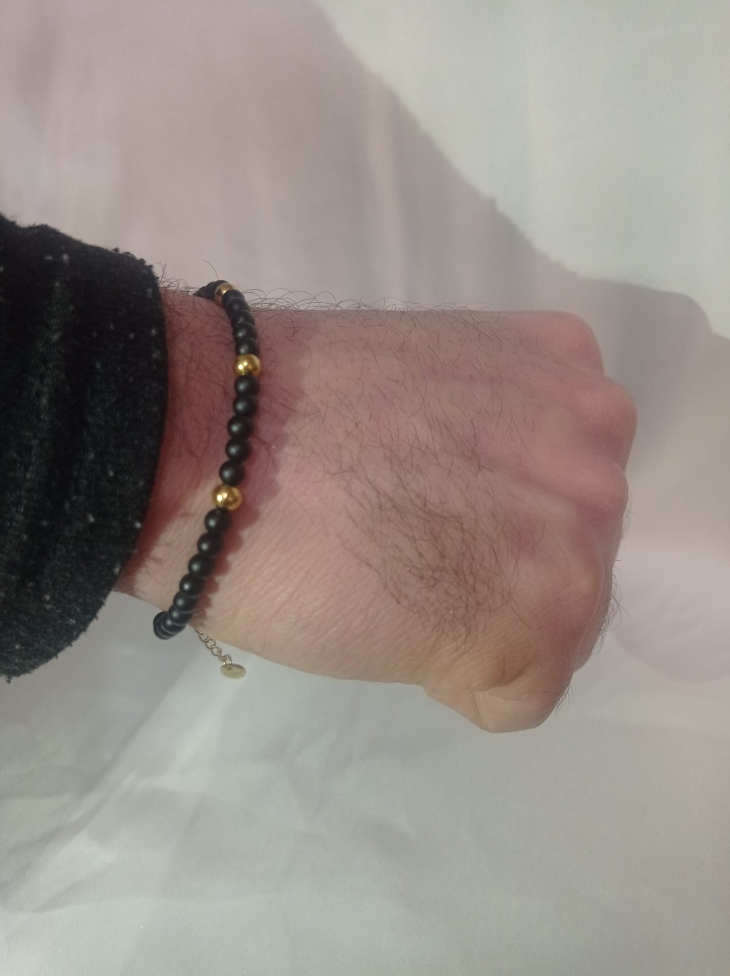 Bracciale con pietre nere