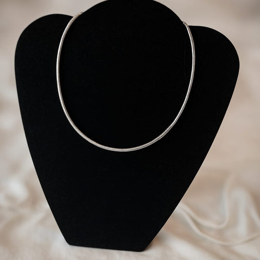 Collana girocollo maglia serpente